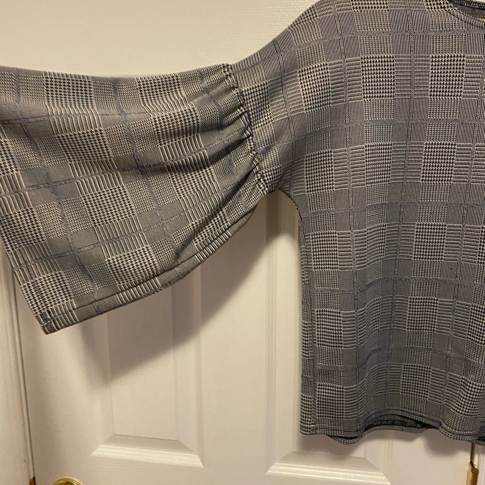 Blouse - Picture 2 of 3